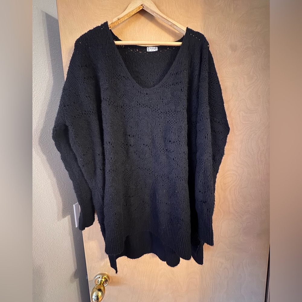 Free People Black V-Neck Sweater